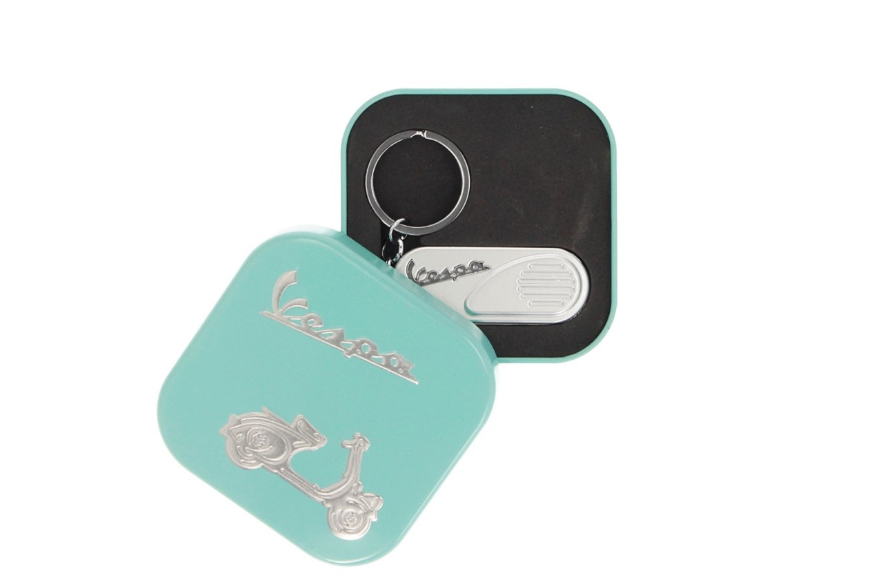 Llavero Vespa, capó lateral clásico plata